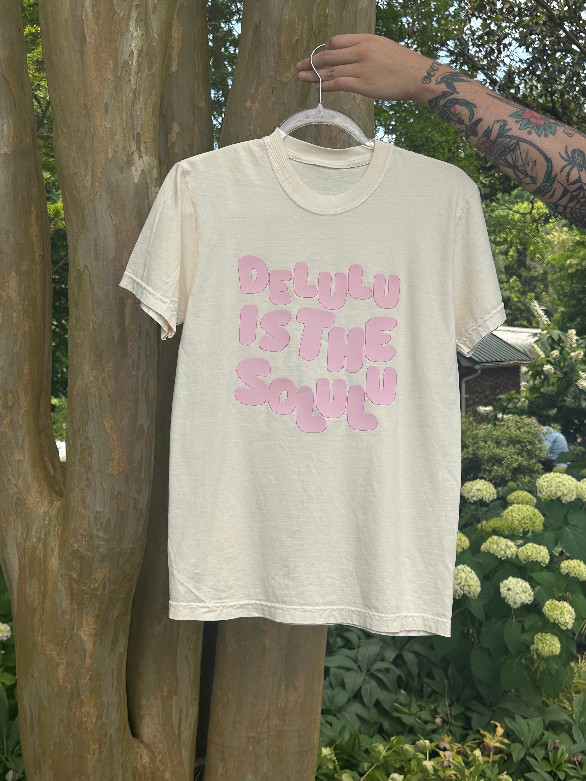 DELULU IS THE SOLULU TEE