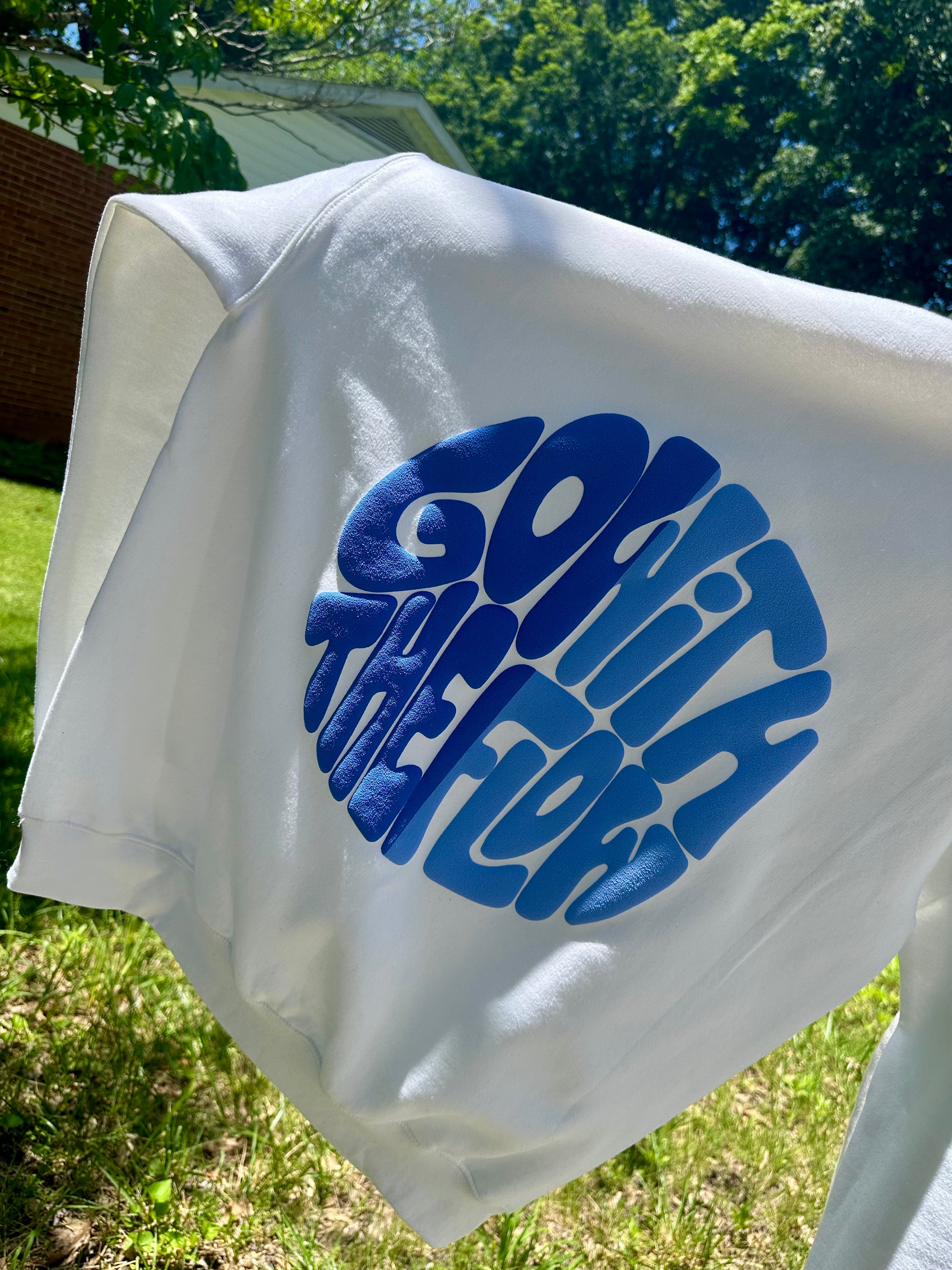 White sweater Puffy design