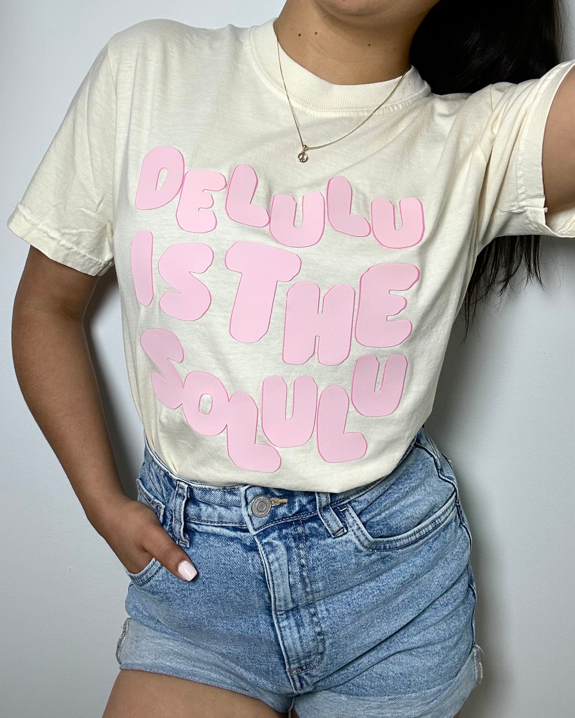 DELULU IS THE SOLULU TEE