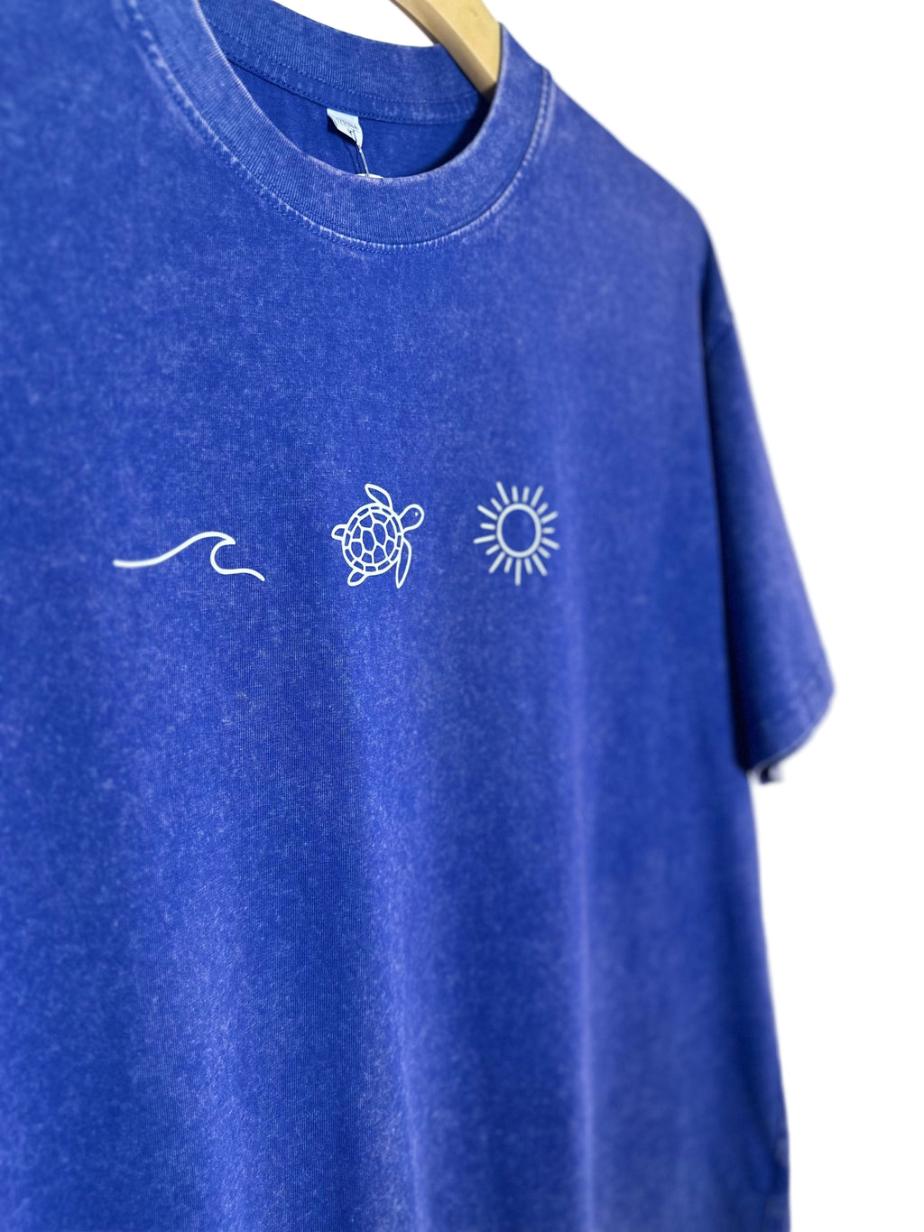 Summer Icons Blue Oversized/Washed color Tee